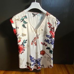Express Cream Floral Print V-Neck Blouse, M